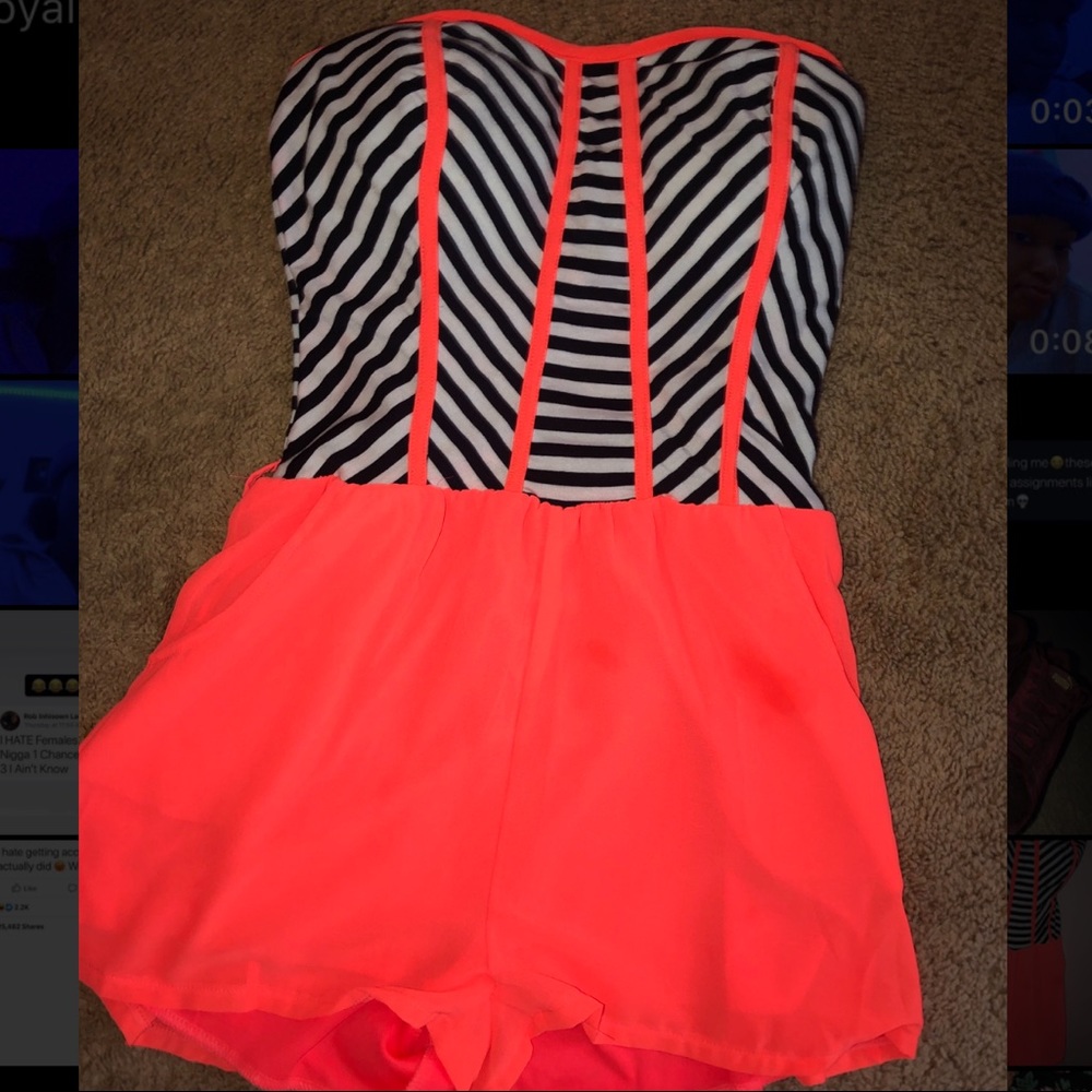 Tokik3 peach striped shorts jumper .